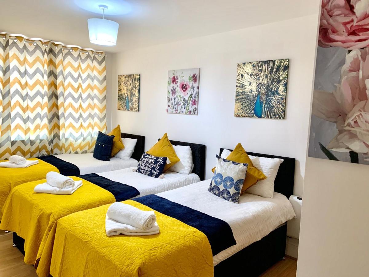 Central London 2 Bedrooms, Seperate Recption, Full Kitchen, Free Parking Ngoại thất bức ảnh