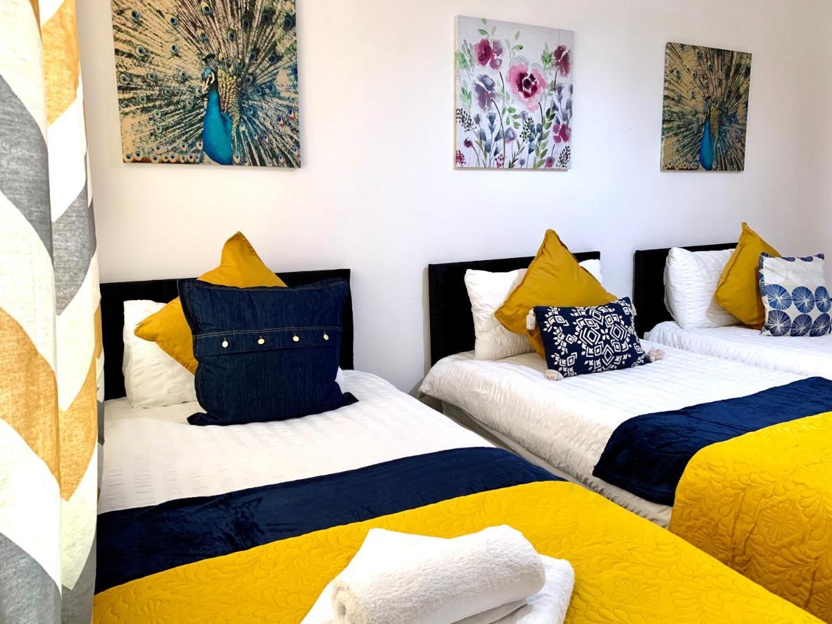 Central London 2 Bedrooms, Seperate Recption, Full Kitchen, Free Parking Ngoại thất bức ảnh