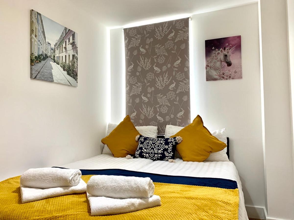 Central London 2 Bedrooms, Seperate Recption, Full Kitchen, Free Parking Ngoại thất bức ảnh